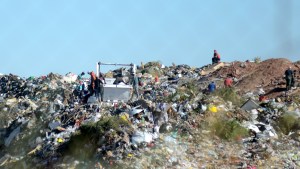 Sigue internado el nene atropellado en el basural de Neuquén