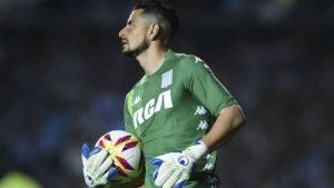 El neuquino Arias renovó su contrato en Racing hasta 2023