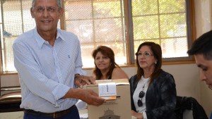 Antes de votar, Quiroga habló de su relación con el gobierno nacional