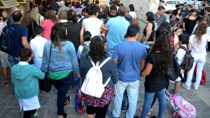 El gobierno dice que sólo siete escuelas no comenzaron las clases en Neuquén