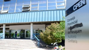 Denuncian que su jefe fue a trabajar con coronavirus y que no se respetan los protocolos en Educación