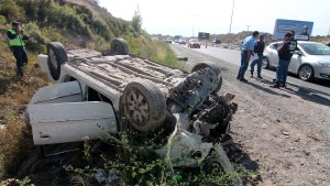 Cuatro heridos por un vuelco a metros de la rotonda de Ruta 7 y Doctor Ramón