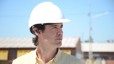 Leandro López es el nuevo titular de la Agencia de Inversiones de Neuquén. Foto: Juan Thomes
