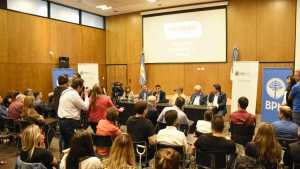 Ofrecen 10.000 cupos para formarse en oficios petroleros en Neuquén