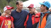 Imagen de Gutiérrez en Villa la Angostura: «Hoy más que nunca necesitamos defender Neuquén»