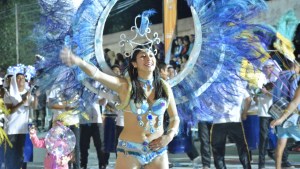 La banda cordobesa Los Caligaris cierran el carnaval en Cutral Co