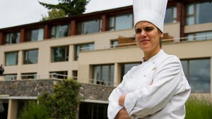 Toda la pasión que Ana Arias le pone a la cocina de El Casco, en Bariloche