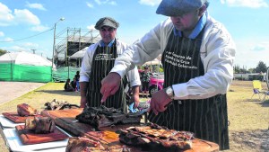 Río Colorado cerró sus festejos con los mejores asadores de la zona