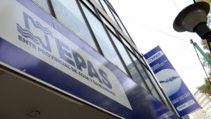 Servicio de agua afectado en diez  barrios de Neuquén por reparación de un acueducto