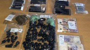 Tras una denuncia al 0800 &#8211; Droga detuvieron a dos personas con marihuana y cocaína en Roca