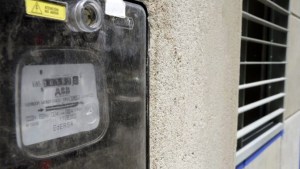 Distribuidoras advierten que no todos pueden dejar de pagar la factura de luz