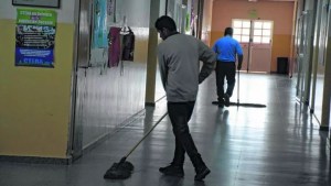 UPCN asegura que volvieron a trabajar sin elementos de seguridad en las escuelas