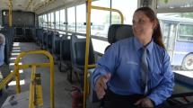 Imagen de Una chofer solicita el cupo laboral femenino en el transporte público de Roca