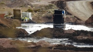 Peritan el basurero petrolero de Añelo por posible contaminación