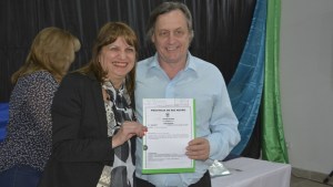 Catriel: Johnston anunció que su pareja será la candidata oficialista