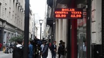 Imagen de Riesgo país, dólar alto y caída de acciones: otra jornada negra para la economía