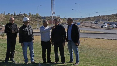 El intendente recorriendo las obras.  Foto: Prensa Municipal 