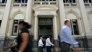 Desde el Banco Central relativizaron un posible congelamiento de precios