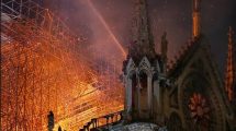 Imagen de Macron: «Reconstruiremos Notre Dame», aunque «la batalla no está ganada»