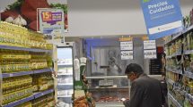 Imagen de Renuevan el programa Precios Cuidados hasta enero, con subas del 4,66%