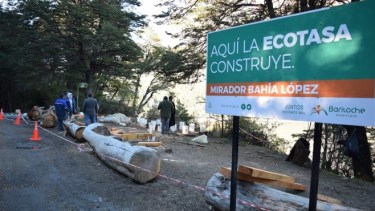 Accesos a las playas, miradores y paseos turísticos fueron algunas de las obras ejecutadas con la "ecotasa". (archivo)