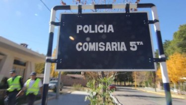 Se hicieron pasar por clientes y robaron una barbería en Centenario. Personal de la Comisaría Quinta investiga el hecho. (Foto: Archivo.-)