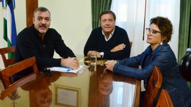 La reunión se desarrolló en el despacho del gobernador. Foto: Marcelo Ochoa