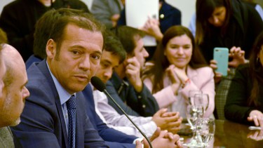 El gobernador Omar Gutiérrez detalló las inversiones del gobierno provincial en Zapala. Foto Yamil Regules
