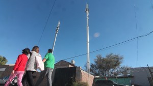 Se firmó el convenio pero no se sabe dónde van las antenas de celulares