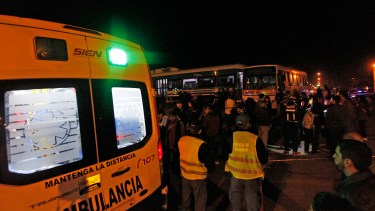«Pensé que el colectivo iba a explotar», relató una víctima del choque con el tren