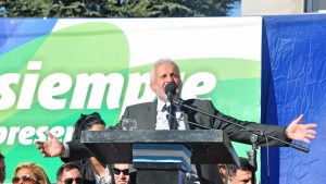 Elecciones en Plottier: Andrés Peressini jugará con diez listas para volver a la intendencia