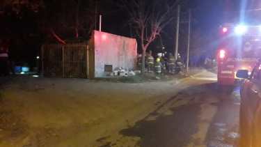 El hecho se registró alrededor de las 19:30 en la calle La Plata al 1.000 del barrio Don Bosco. Foto: Juan Thomes. 