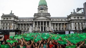 Aborto legal: a un día de la votación, van en busca de los indecisos del Congreso