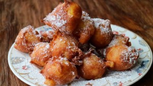 Buñuelos de manzana para reconfortar el alma