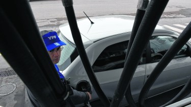 Fuerte contracción en las ventas de combustibles