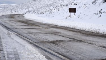 Un jueves con mucho frío, lluvias y nieve en varias zonas de la región