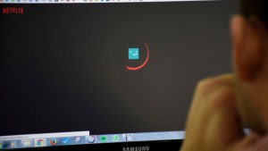 Piden una ley para que internet y telefonía móvil sean servicios esenciales