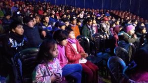 Roca: niños y niñas de merenderos conocieron el circo