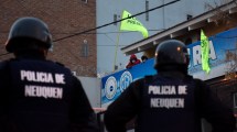 Imagen de Los obreros de la Uocra levantaron los cortes en Rutas 7 y 51 en Neuquén