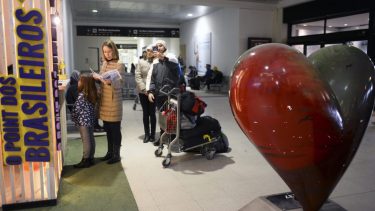 Los turistas provenientes de Brasil tendrán vuelos directos de San Pablo a Bariloche a partir de la próxima semana. Archivo