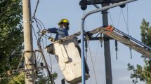 Imagen de No hay luz en parte del centro de Roca y mañana seguirán los cortes