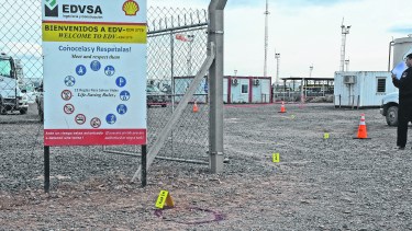 El lugar del ataque es un sector donde hay tanques que contienen hidrocarburos altamente inflamables.  Foto: Juan Thomes