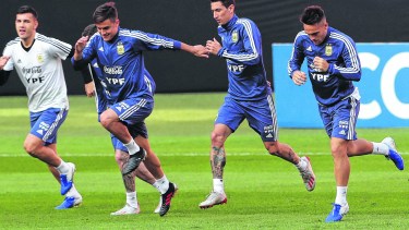 El Toro tiene una molestia muscular y está en duda. El cordobés podría tener su chance mañana. 