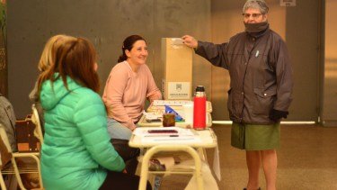 Margarita Cullari tiene 84 años y votó en Roca. Foto Gonzalo Maldonado. 