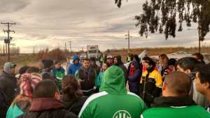 Conflicto de Salud en Neuquén: levantaron el corte de Ruta 7 por una reunión