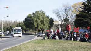 Levantaron el corte del puente Cipolletti-Neuquén