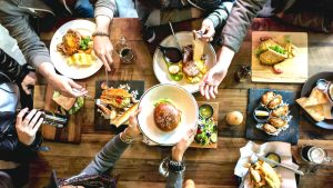 Comidas + tragos + música Agenda de eventos foodies regionales que no podés perderte por ningún motivo