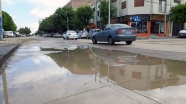 Odarda indignada por los desbordes cloacales en Roca