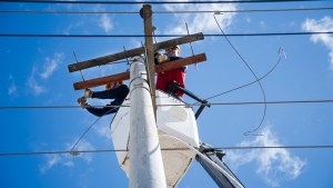 Hubo dos cortes de luz en Viedma y para este martes se espera otro más