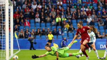 El gol de Taylor que sentenció el partido a favor de Inglaterra.
